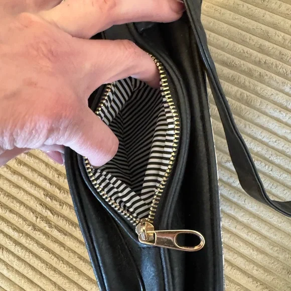 BNWOT | Parisian Leather Crossbody Bag - Picture 8 of 9